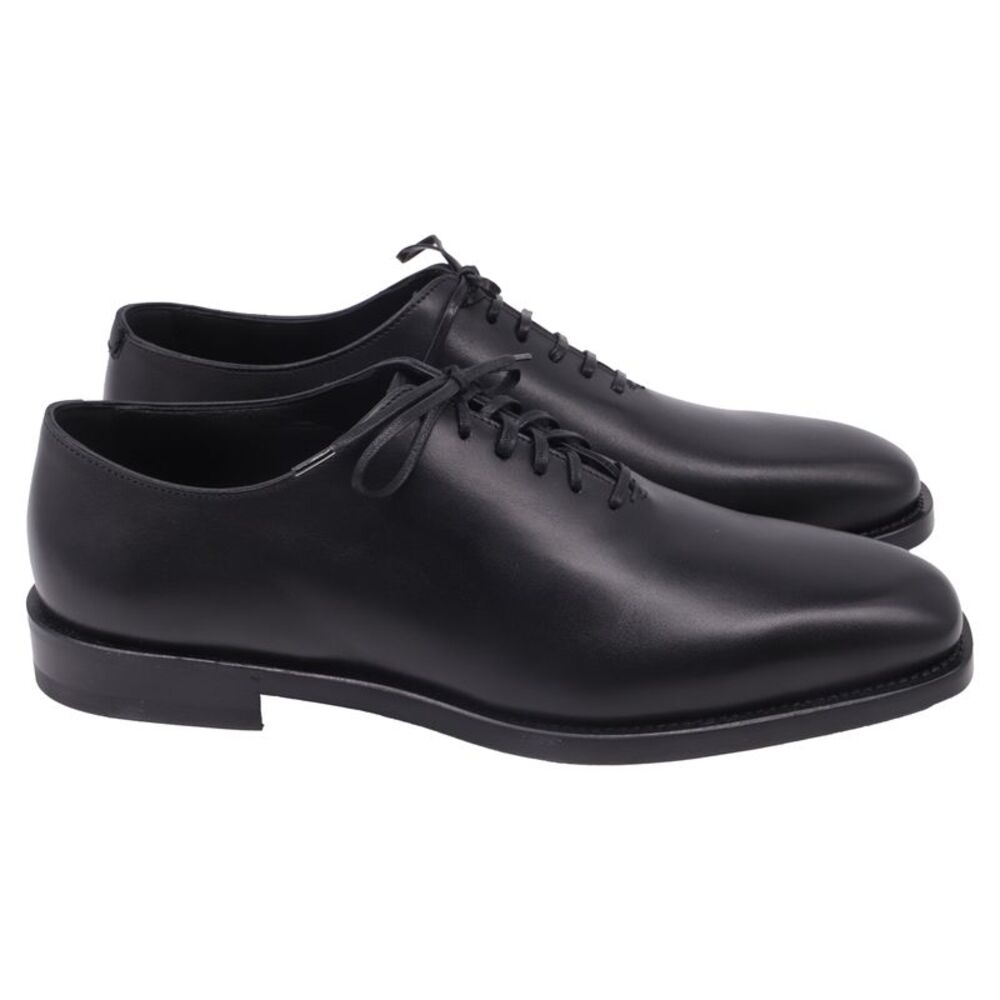 Salvatore Ferragamo Lace-Up Oxford Shoes in Black Leather